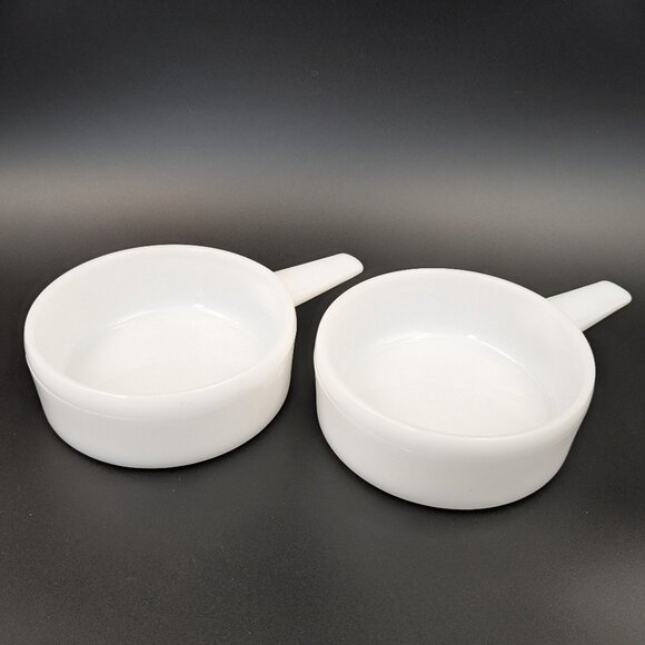 Pair of Vintage Ovenware Milk Glass Baking / Casserole Dishes With Handle - Picture 2 of 8